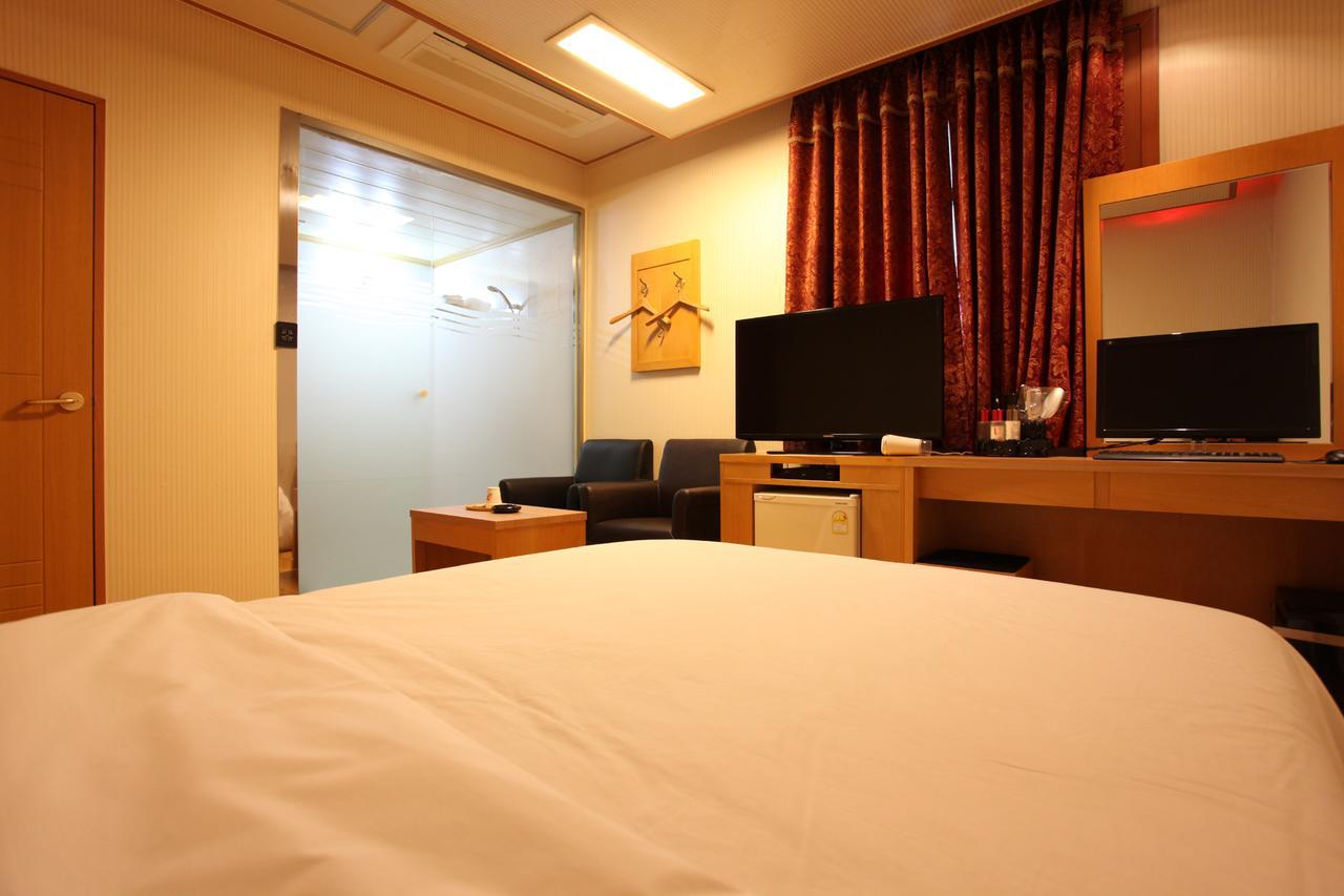Prince Hotel Seoul Exteriör bild