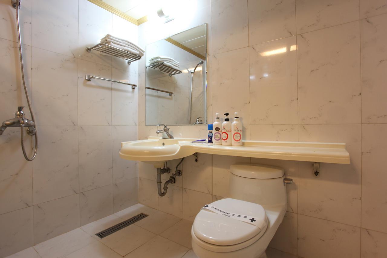 Prince Hotel Seoul Exteriör bild