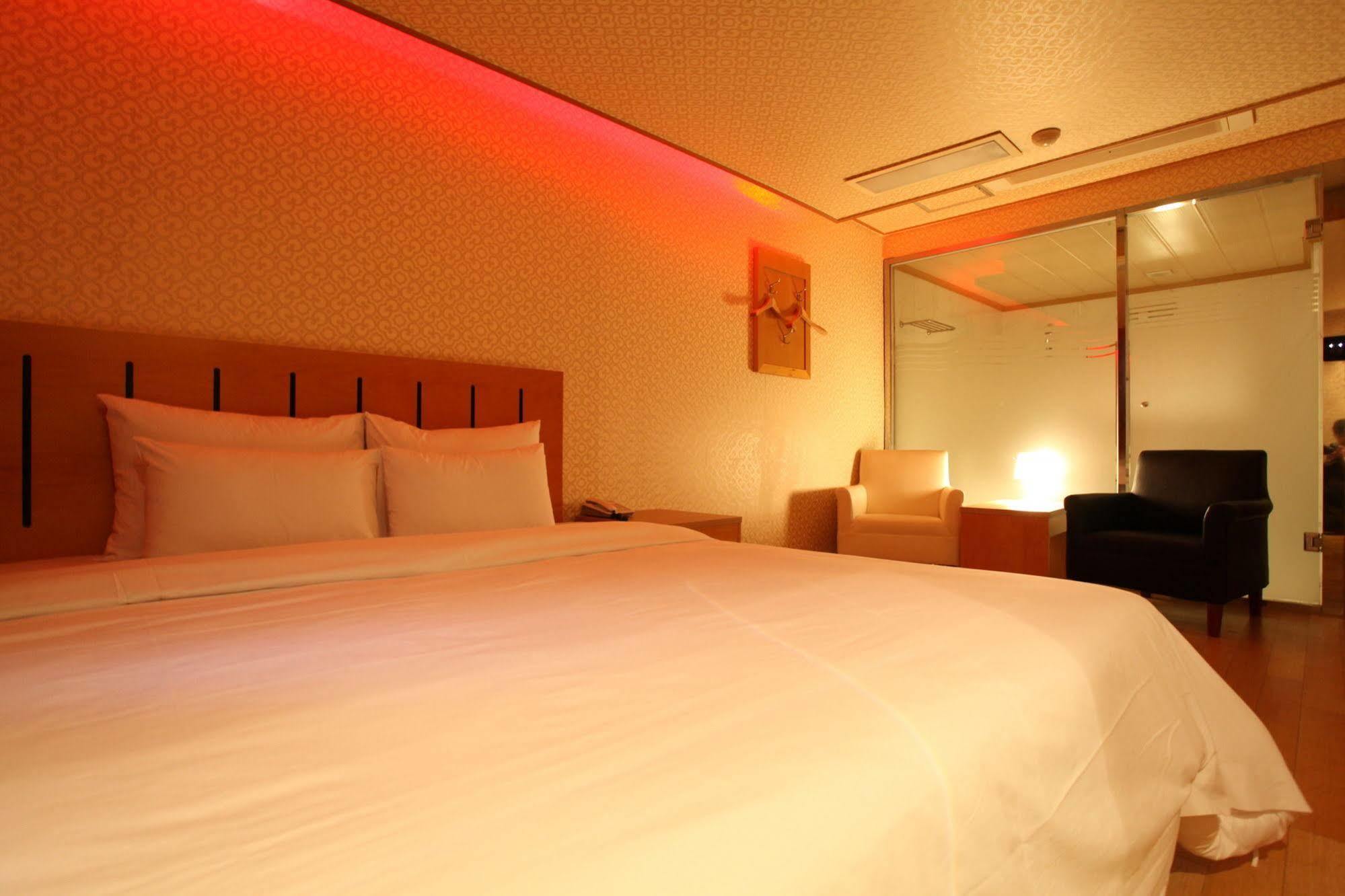 Prince Hotel Seoul Exteriör bild